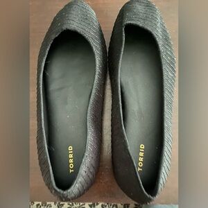 NewWoman’s Torrid size 11w black Ballet flats